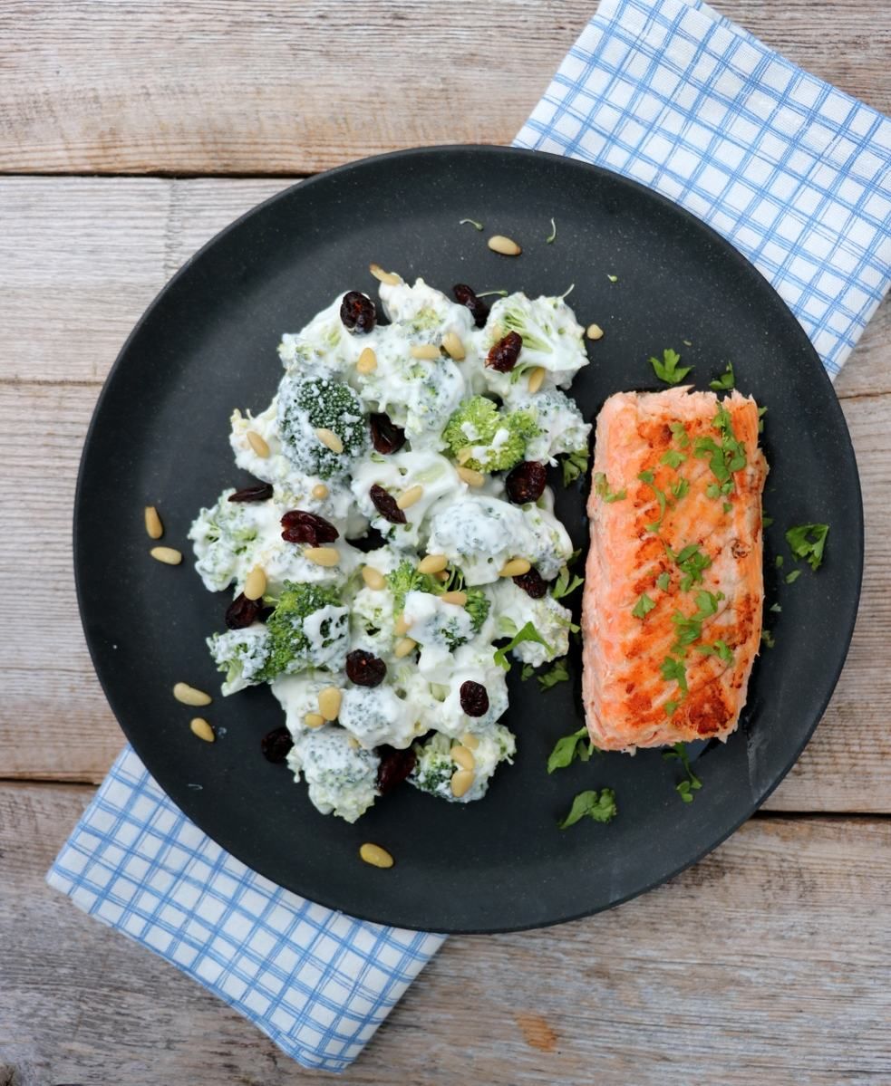 Laks med brokkolisalat