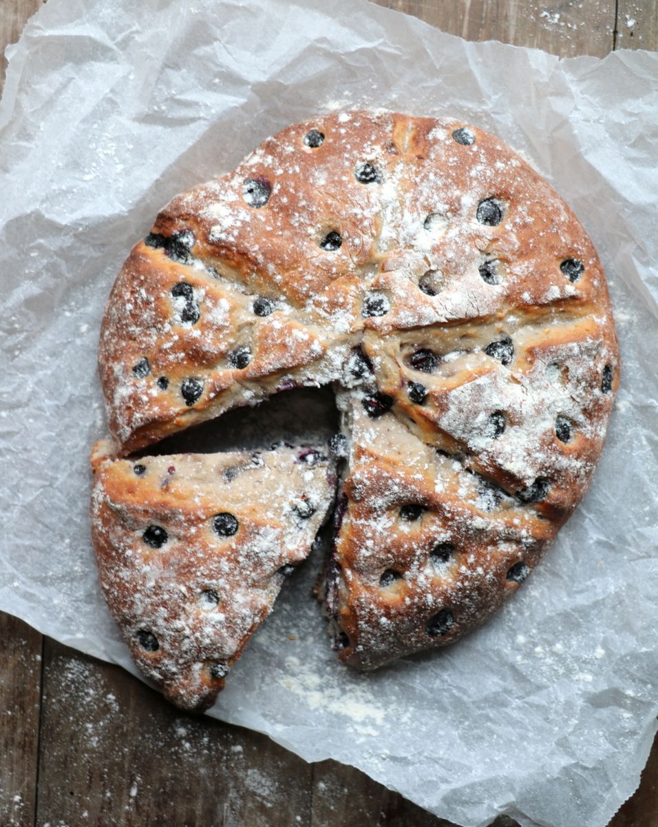 Søte speltscones med blåbær