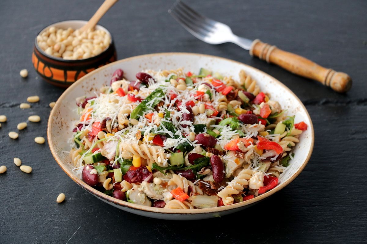 Lunsjsalat med kylling & pasta