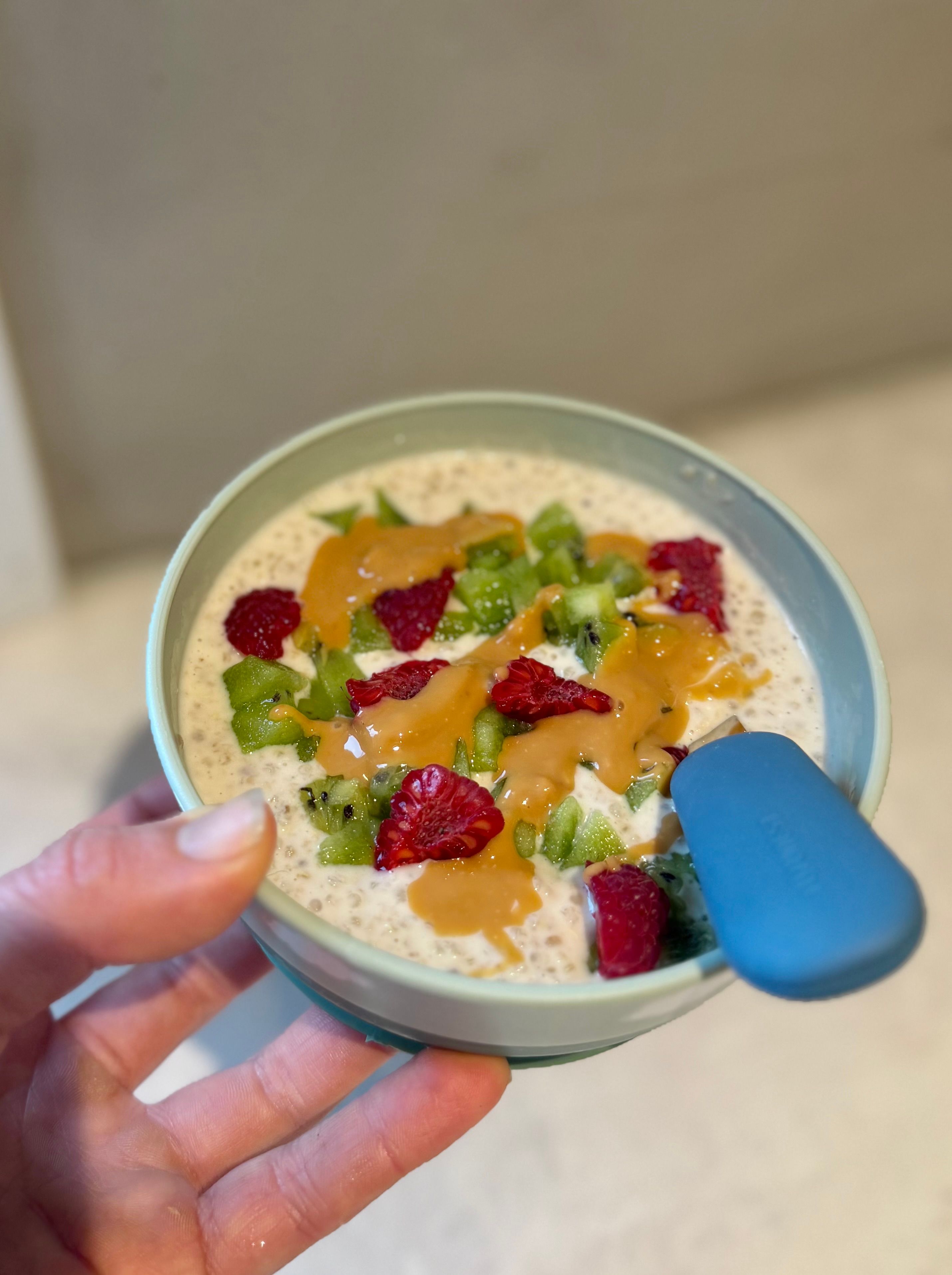 Kjøleskapsgraut med kefir til dei minste!