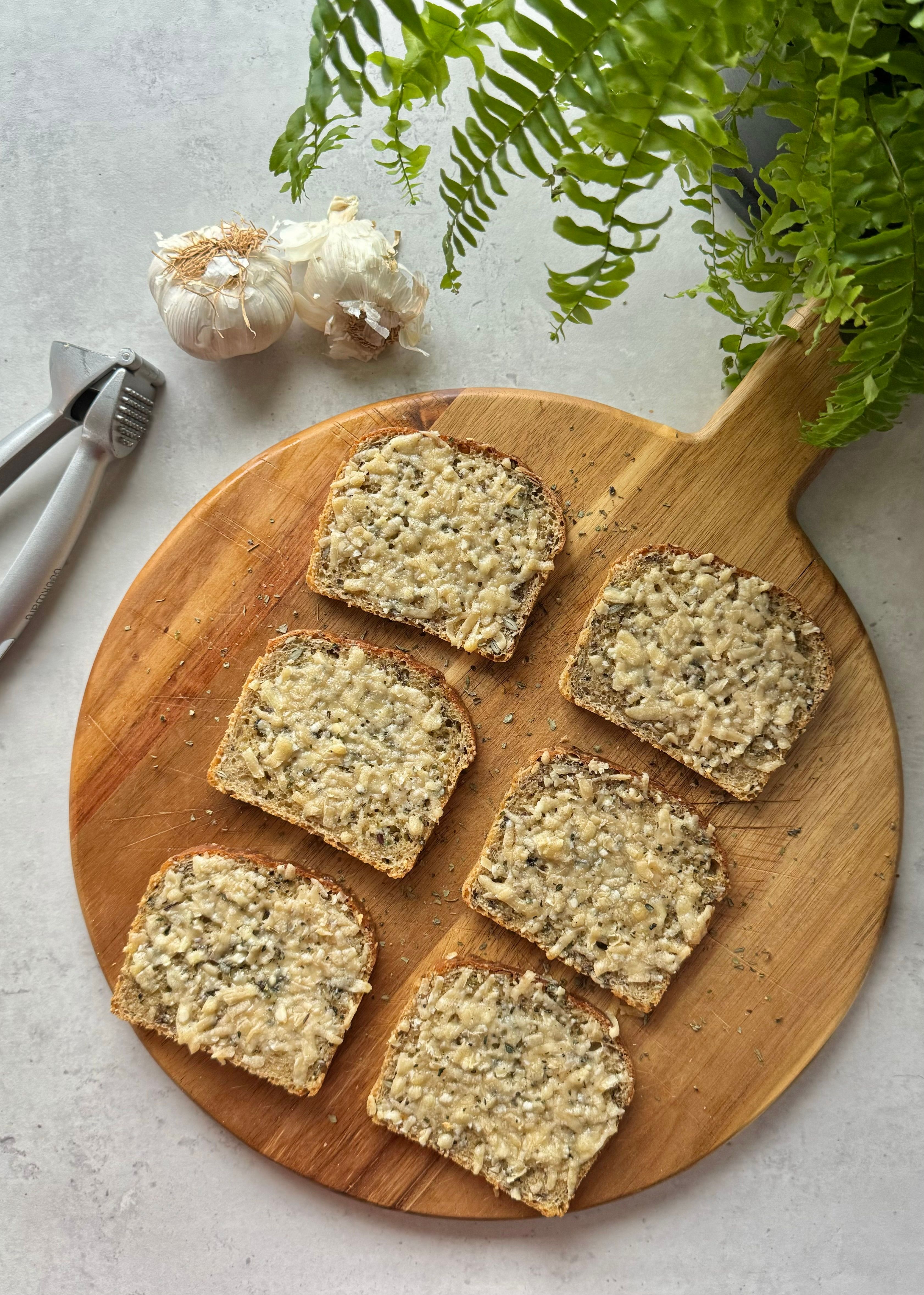 Kvitløksskiver med parmesan