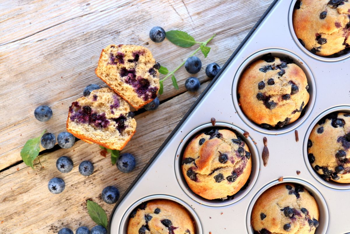 Sunne bananmuffins med blåbær