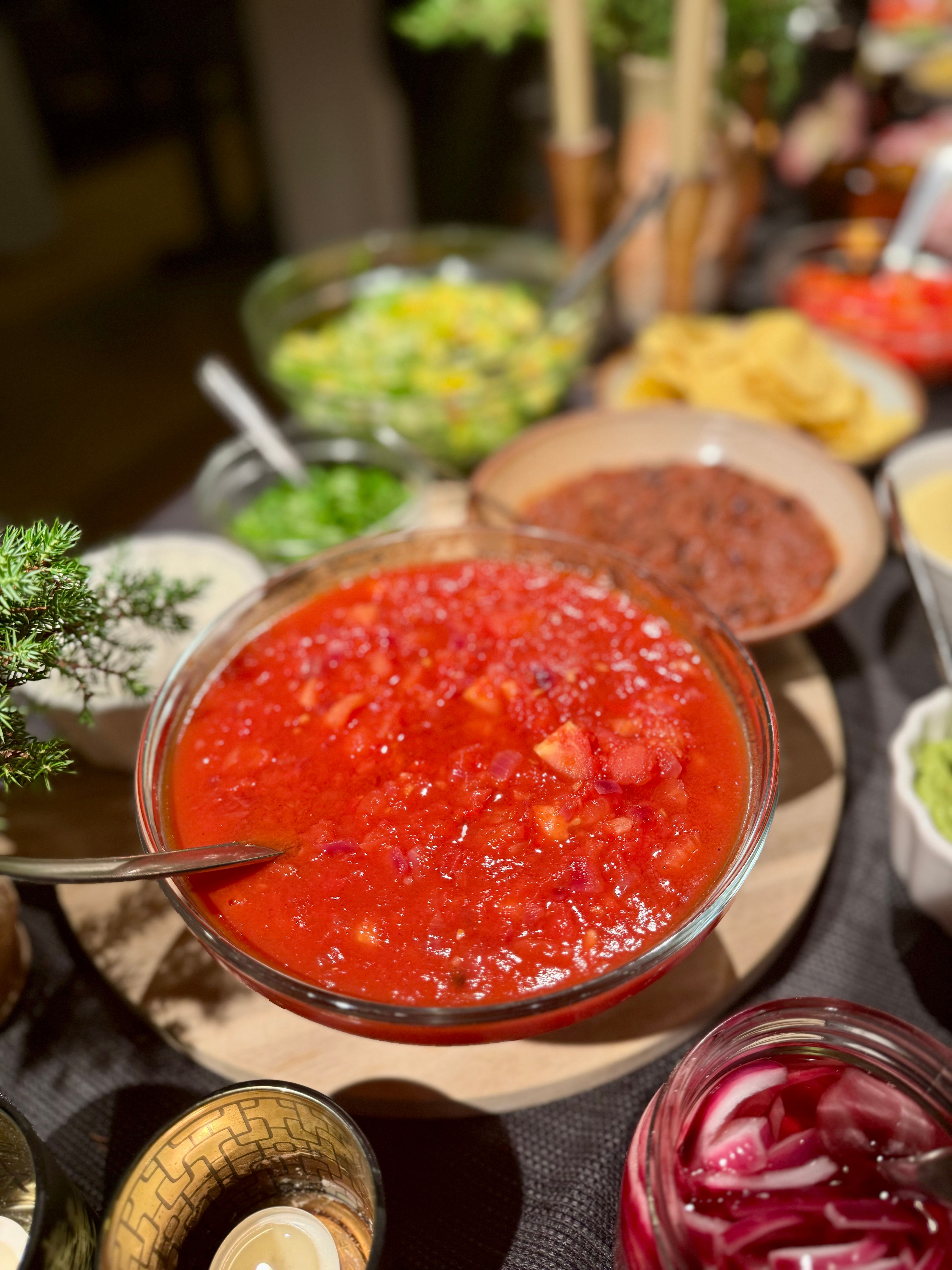 Slik lager du heimelaga salsasaus!