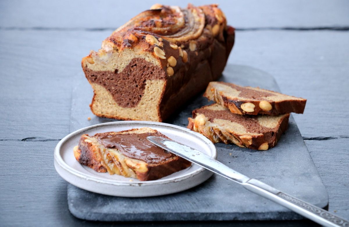 Sunt og saftig marmor bananbrød