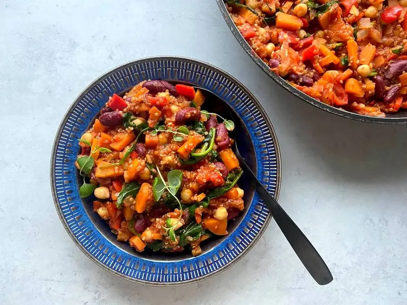 Smakfull bønnegryte med quinoa