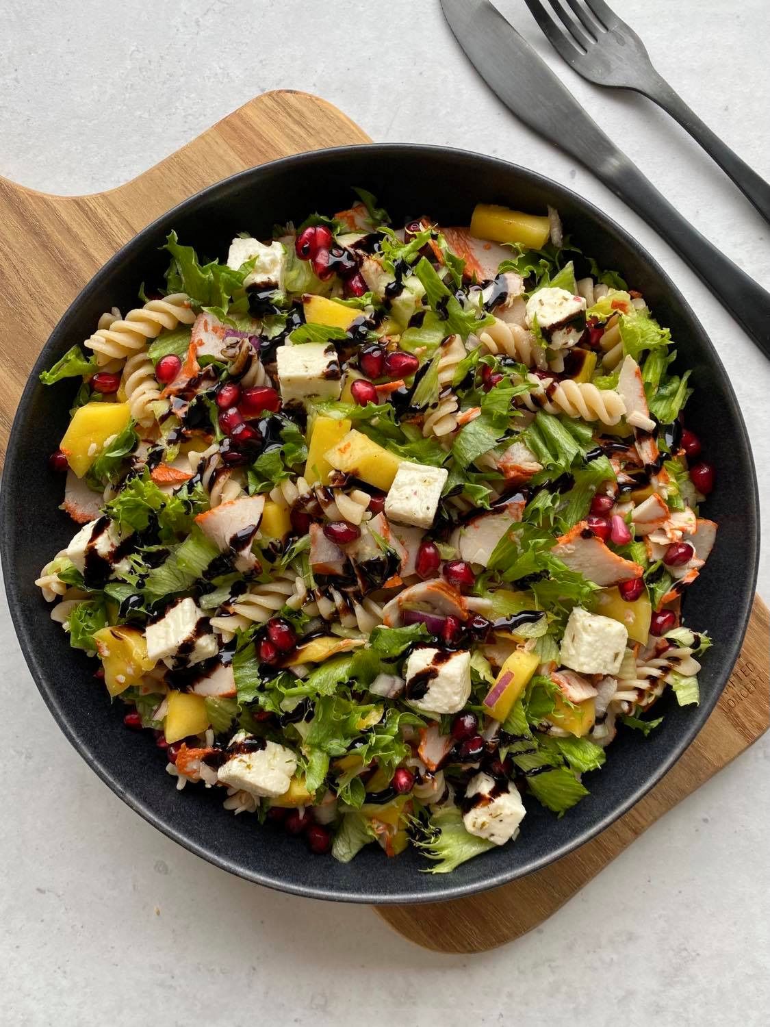 Fargerik pastasalat – til lunsj eller middag!