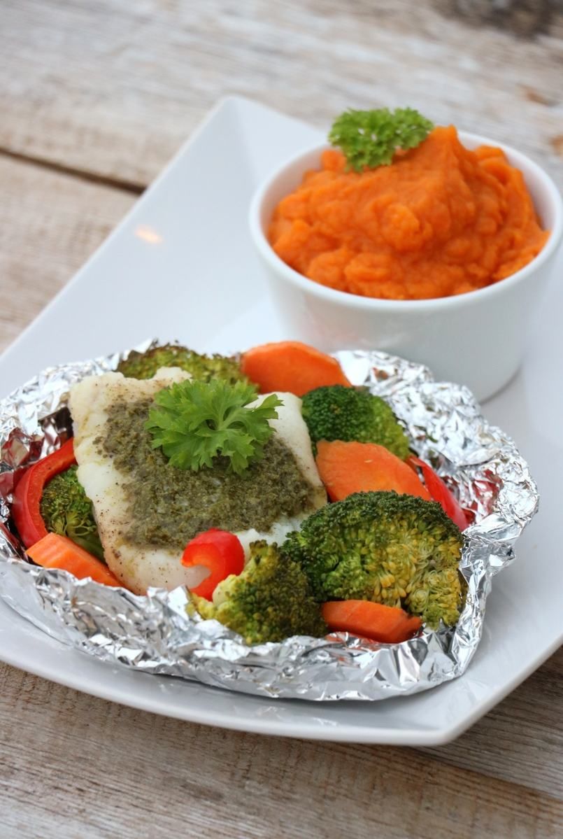 Torskepakke med pesto og søtpotetmos