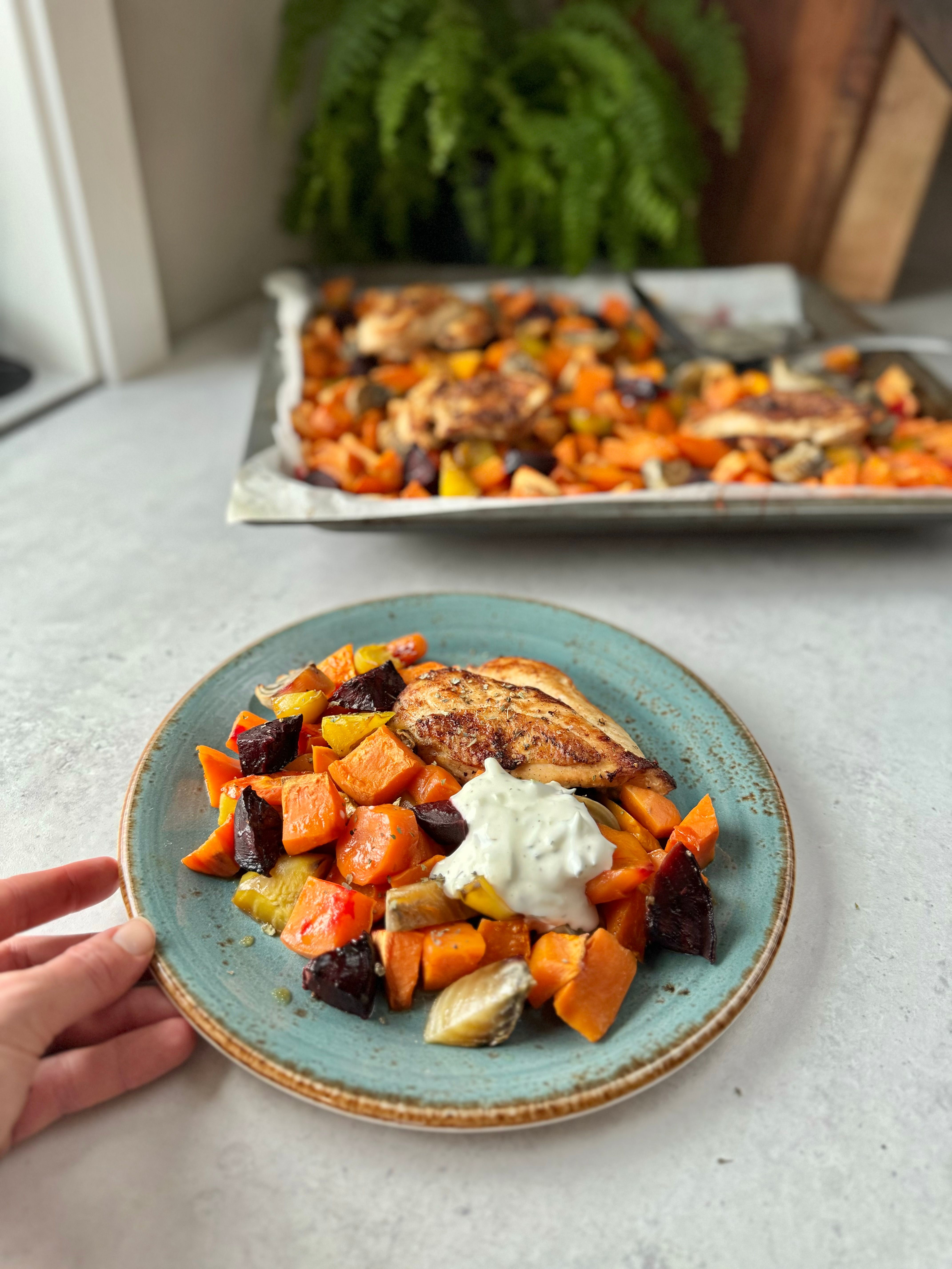 Kyllingbryst med honningbakte rotgrønnsaker