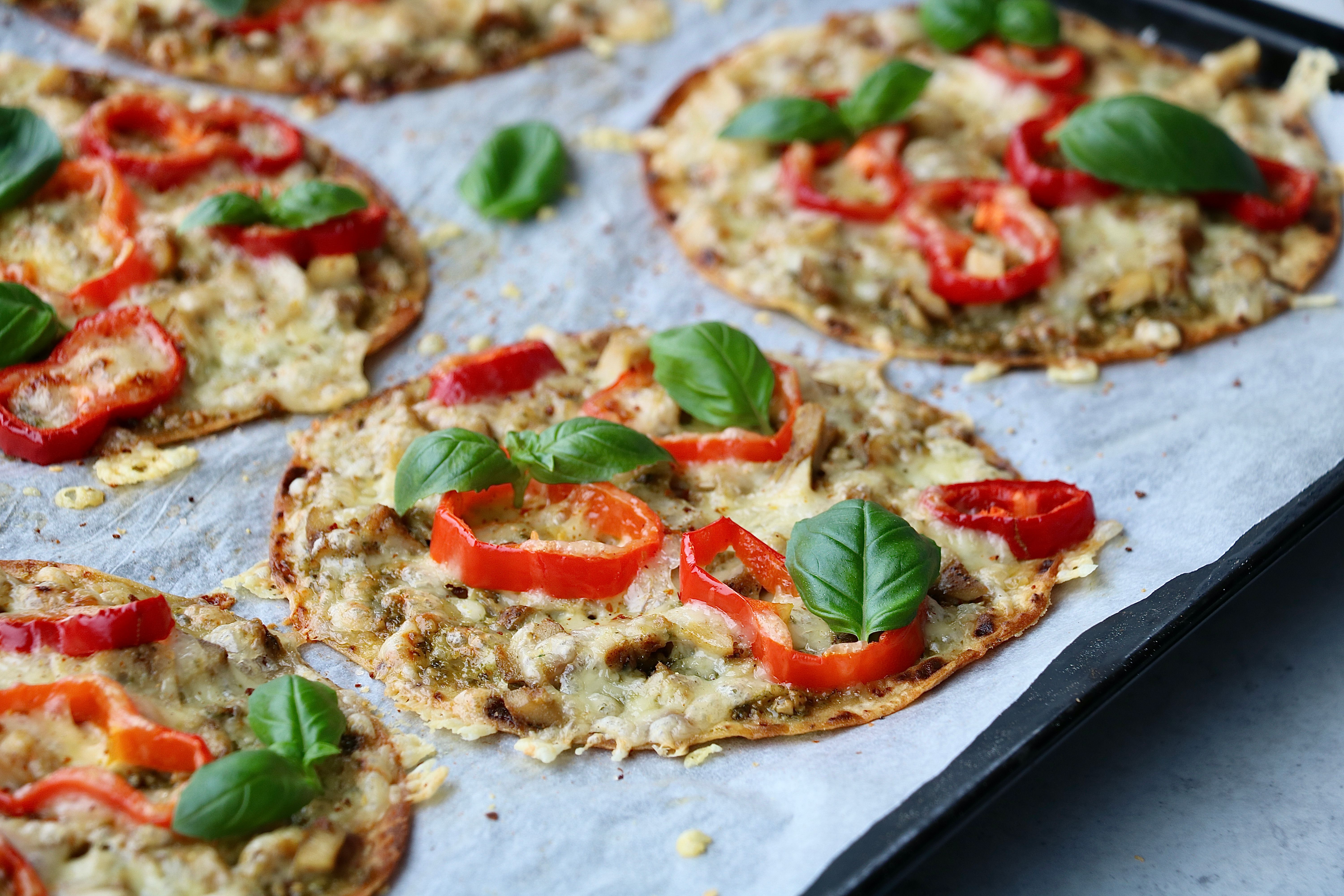 Lompepizza med pesto & kylling