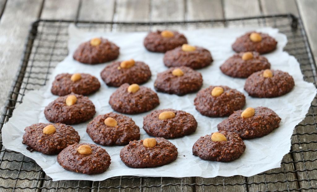 Seige, sprø sjokolade- og peanøttkjeks