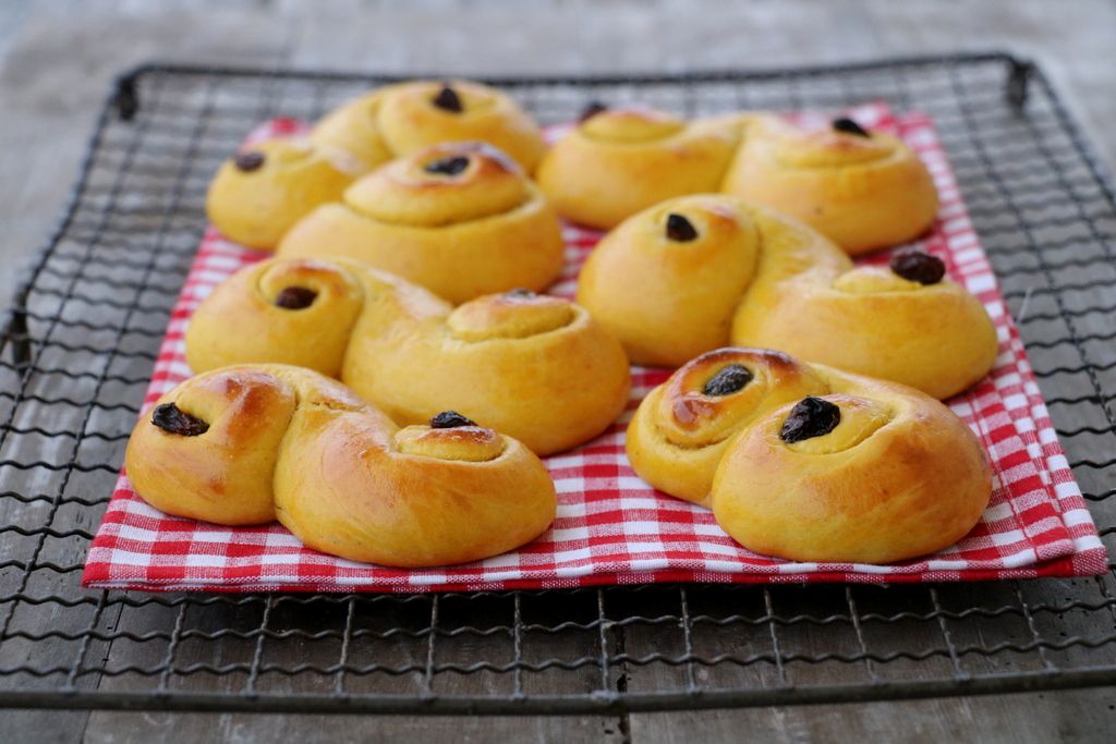 Slik lager du lussekatter uten sukker!