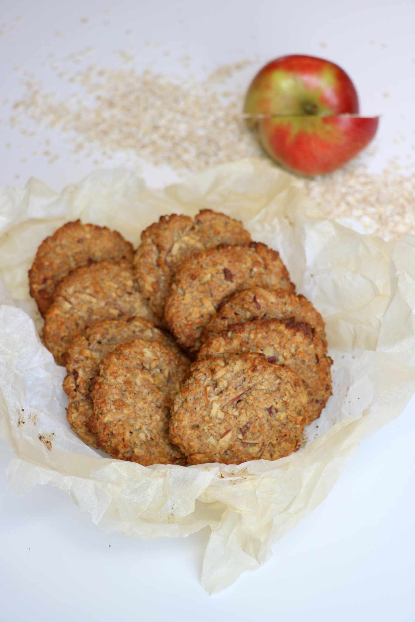 Havrekjeks med eple og kanel