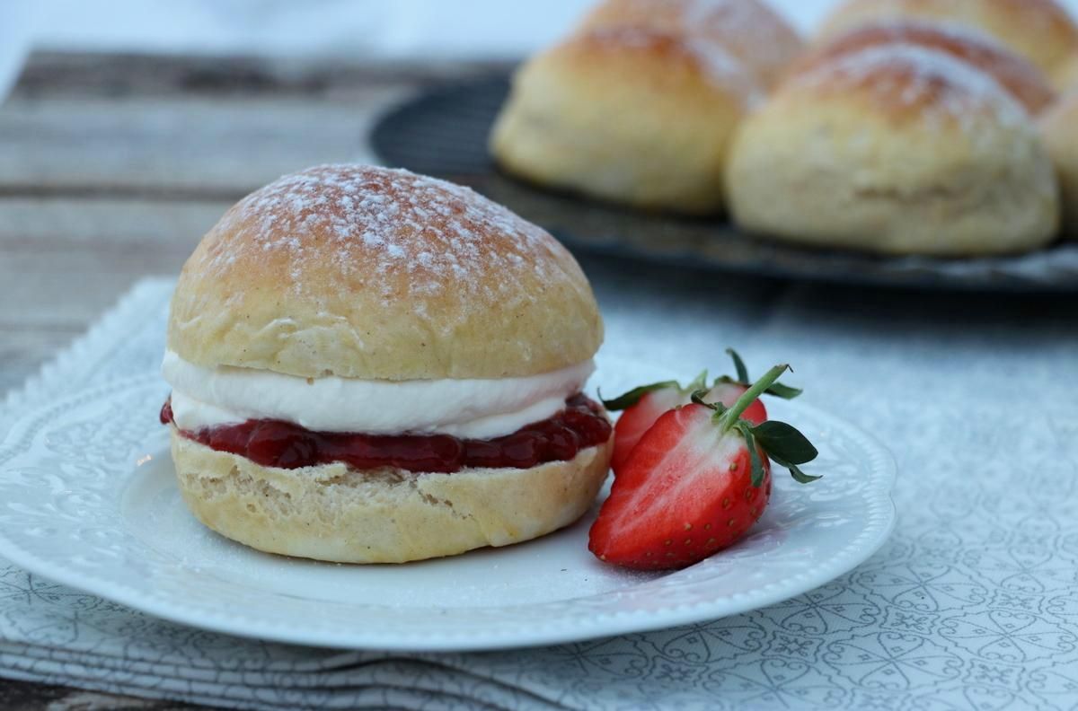 Sukkerfri, luftige fastelavensboller