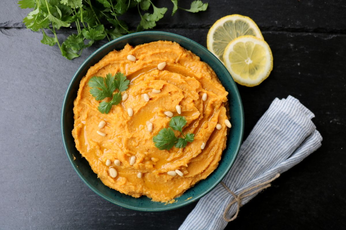 Enkel søtpotethummus