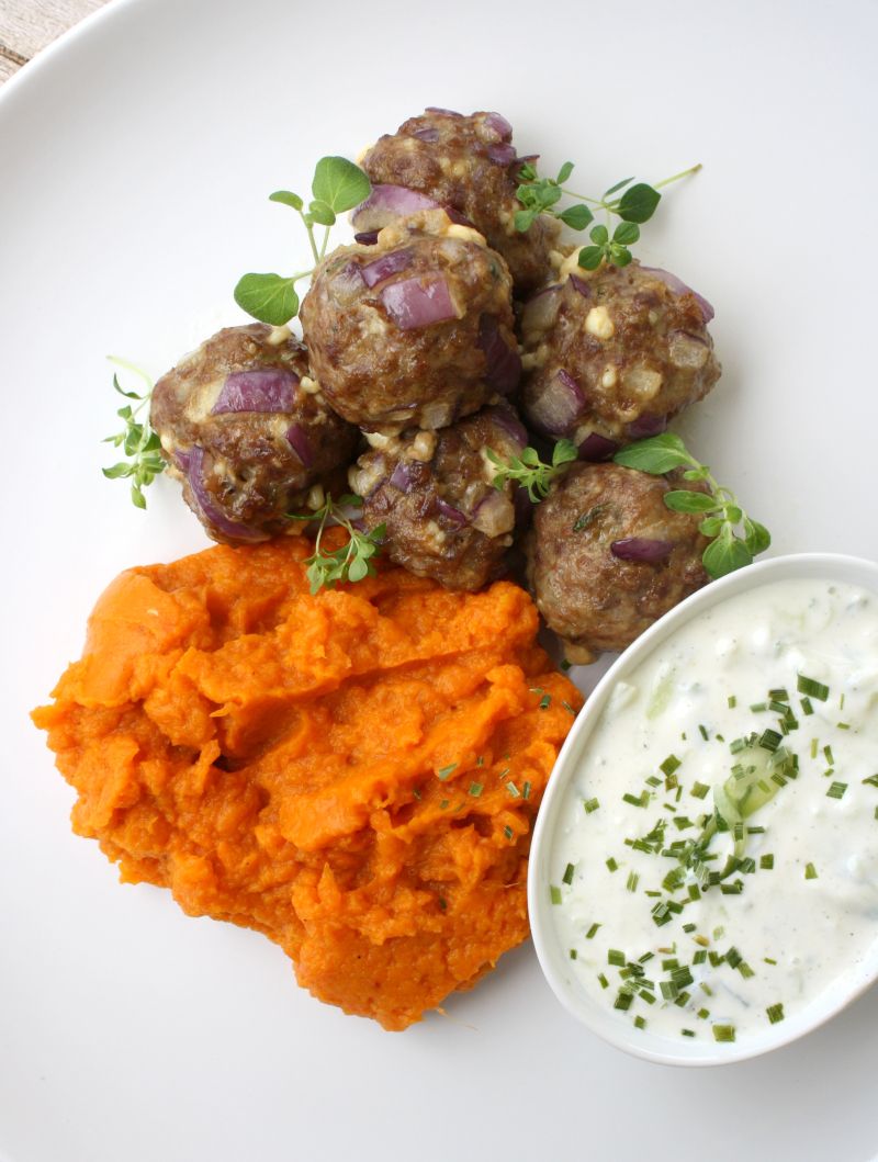 Greske kjøttboller med rotmos & tzatziki