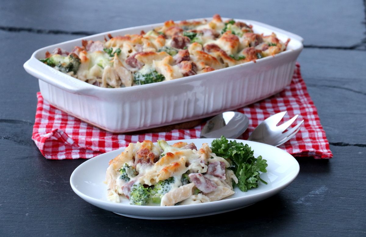 Enkel, krema pølsegrateng