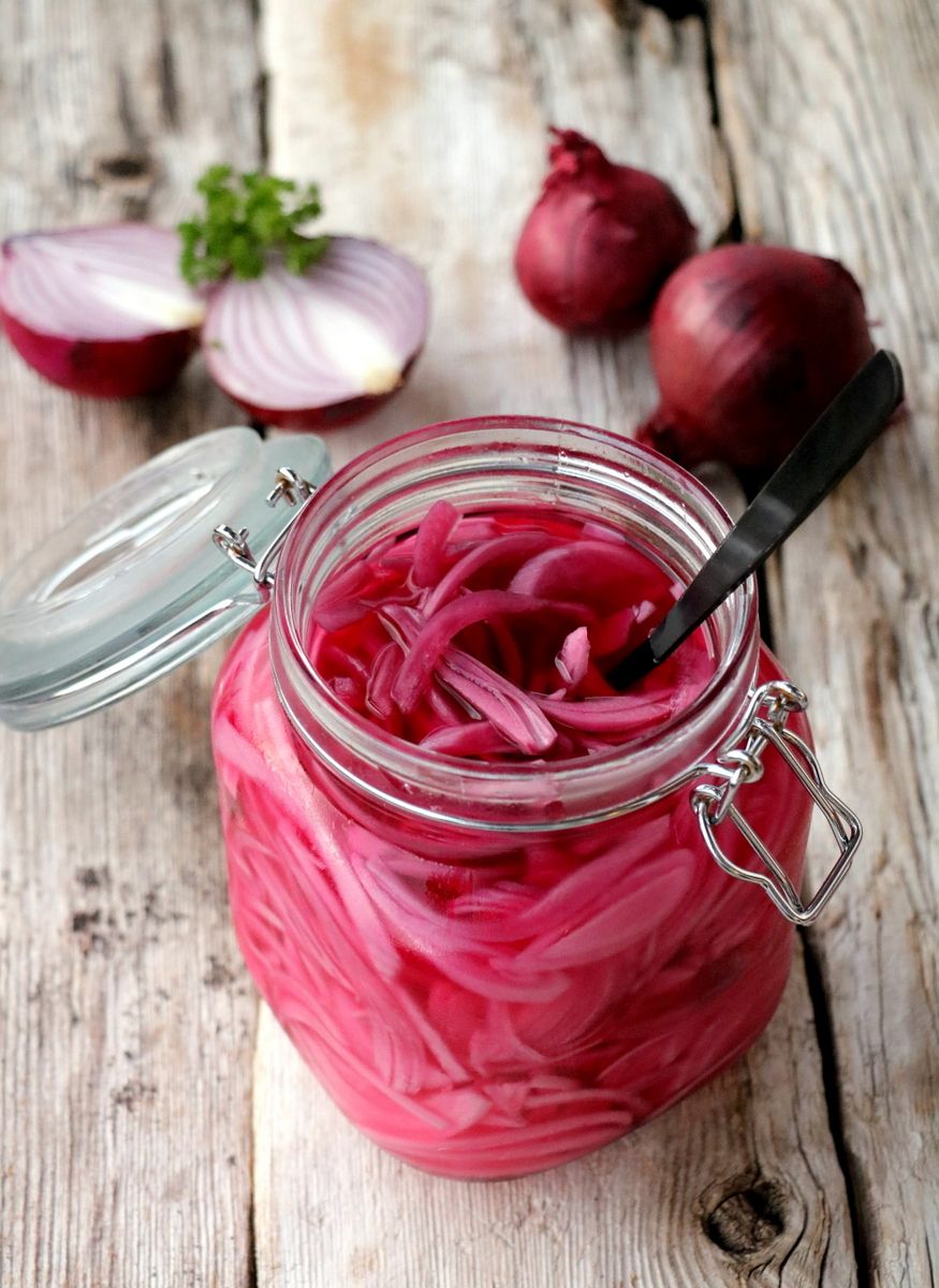 Heimelaga sylta rødløk – raskt og enkelt!