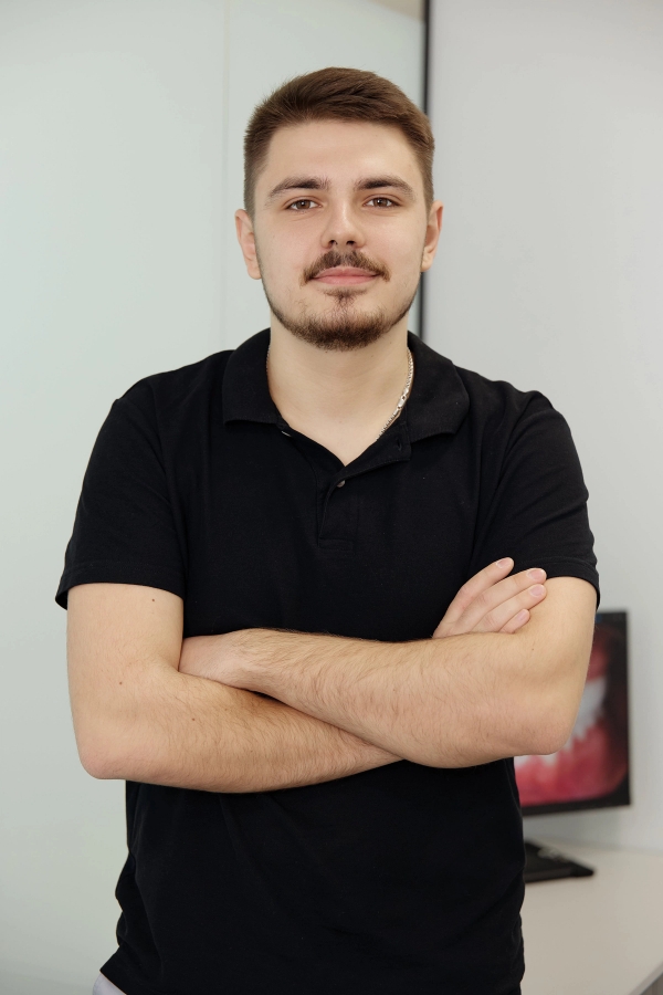 Олександр, Асистент стоматолога