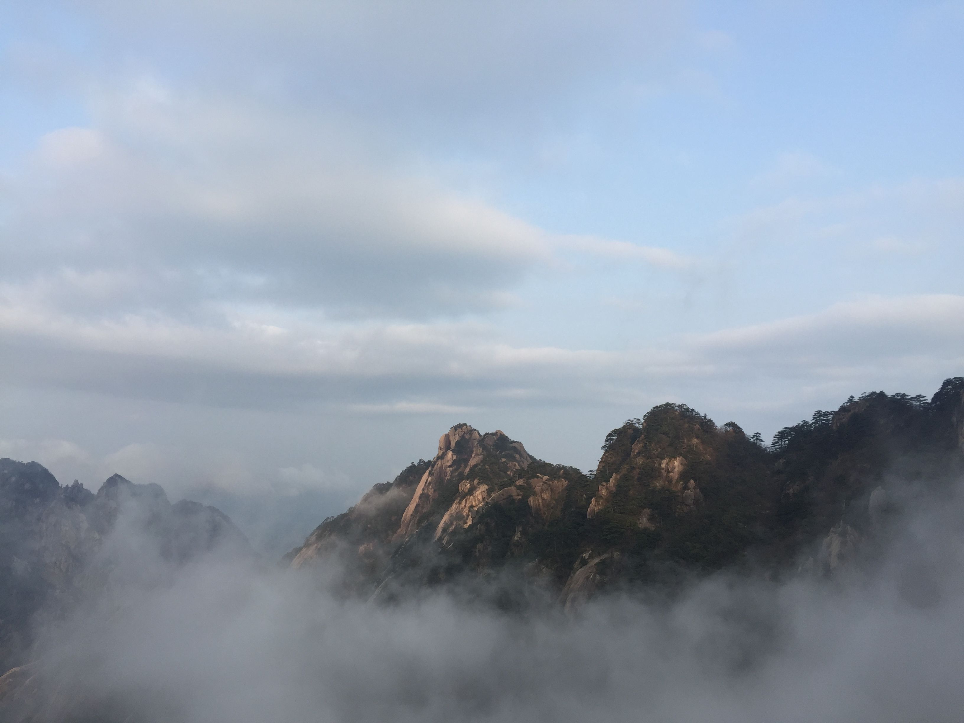 Travel Essay: Hiking Huangshan helped me conquer the mountain within