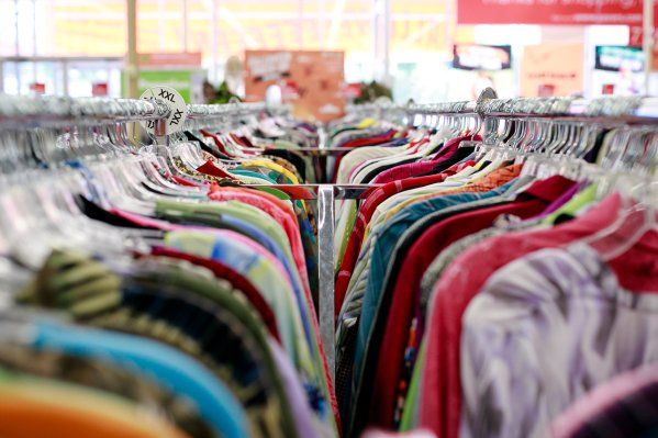 Essay: Thrift Stor(i)es