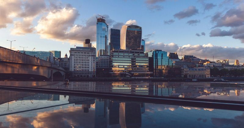 Mumbai to London flights 2026 — London aerial cityscape for Indian travellers comparing Air India Virgin Atlantic Emirates