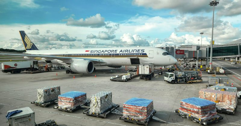 Aircraft at Singapore Changi Airport — Singapore as transit hub India flights 2026 gateway.