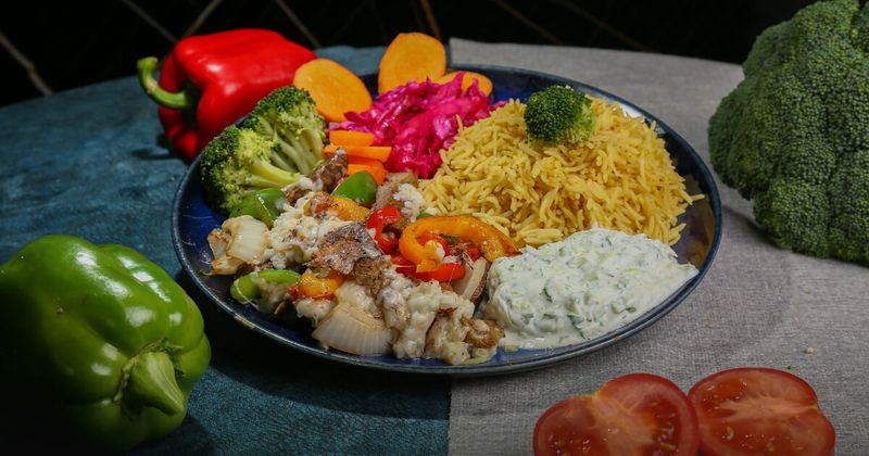 Forget the five-star buffet. In a true Panchakarma retreat, your plate is your prescription. Simple, salt-free, and oil-free meals are designed to give your digestive system the rest it deserves.