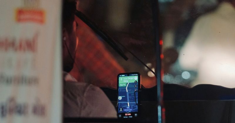 Using smartphone map in Indian streets.