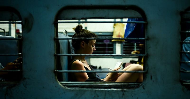 Indian overnight train — Marudhar Express Varanasi to Agra Fort, Sleeper ₹365, 3AC ₹990; arrives 6:35am.