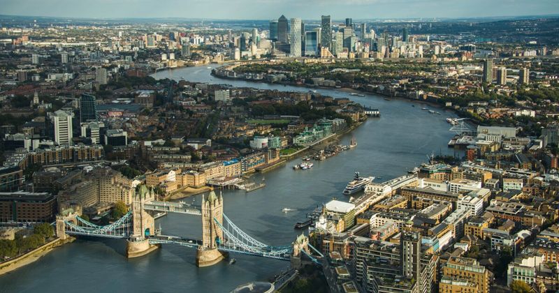 Mumbai to London Flights 2026 — Air India vs Virgin Atlantic vs Emirates Compared