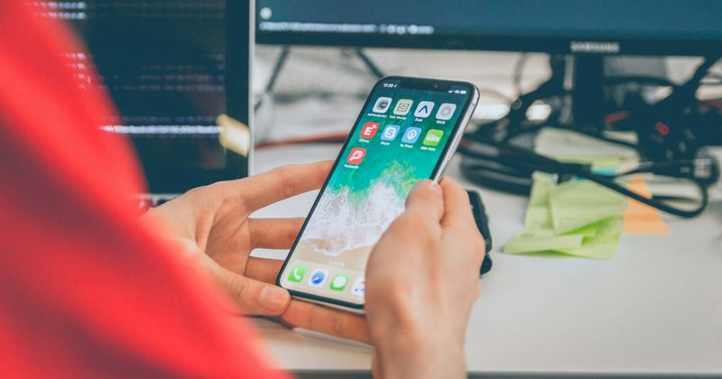 Smartphone price alert notifications for USA to India flight booking — best time to book 2026