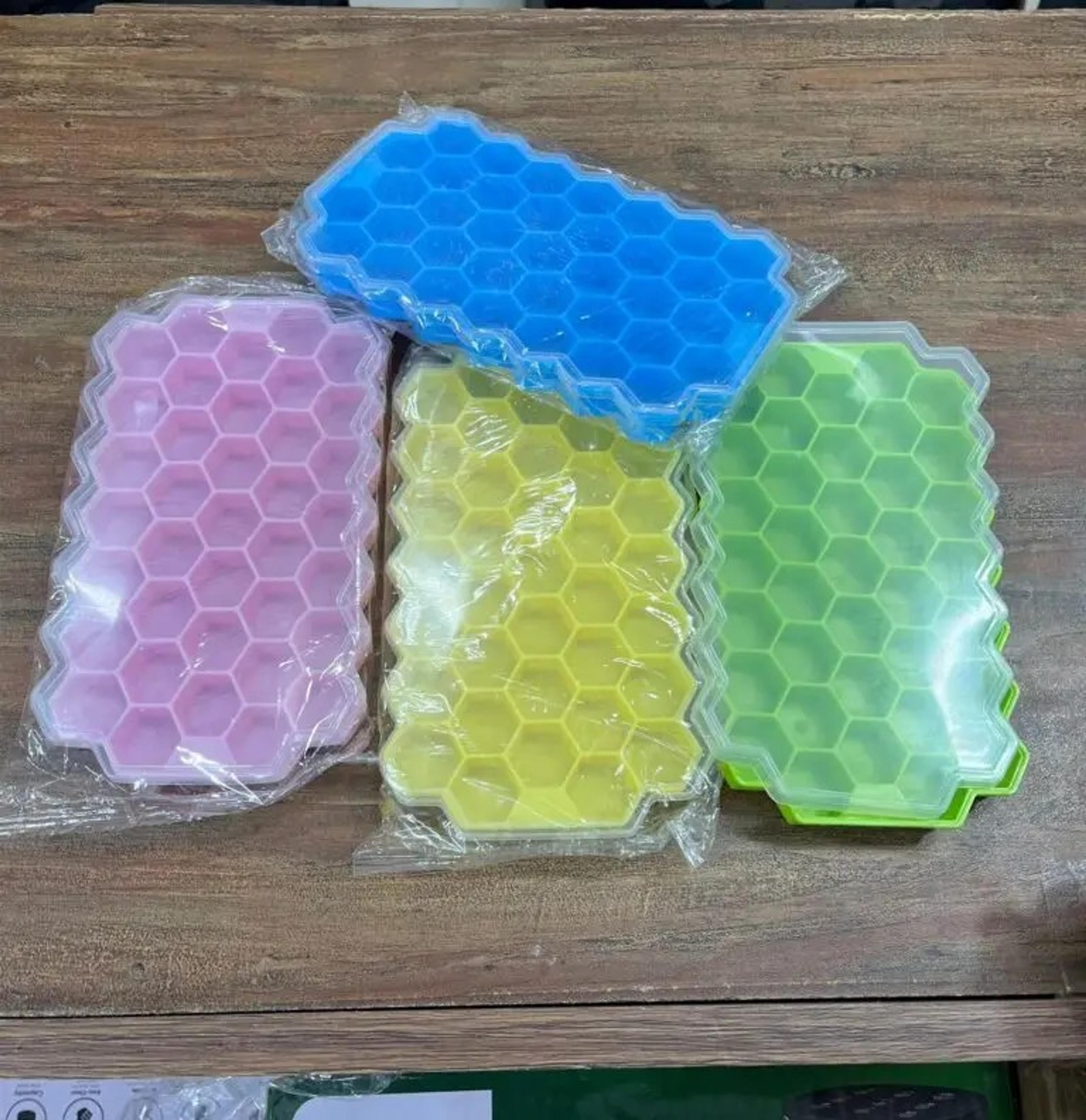 37 Cube Honeycomb Ice Tray With Lid - Thumbnail 6