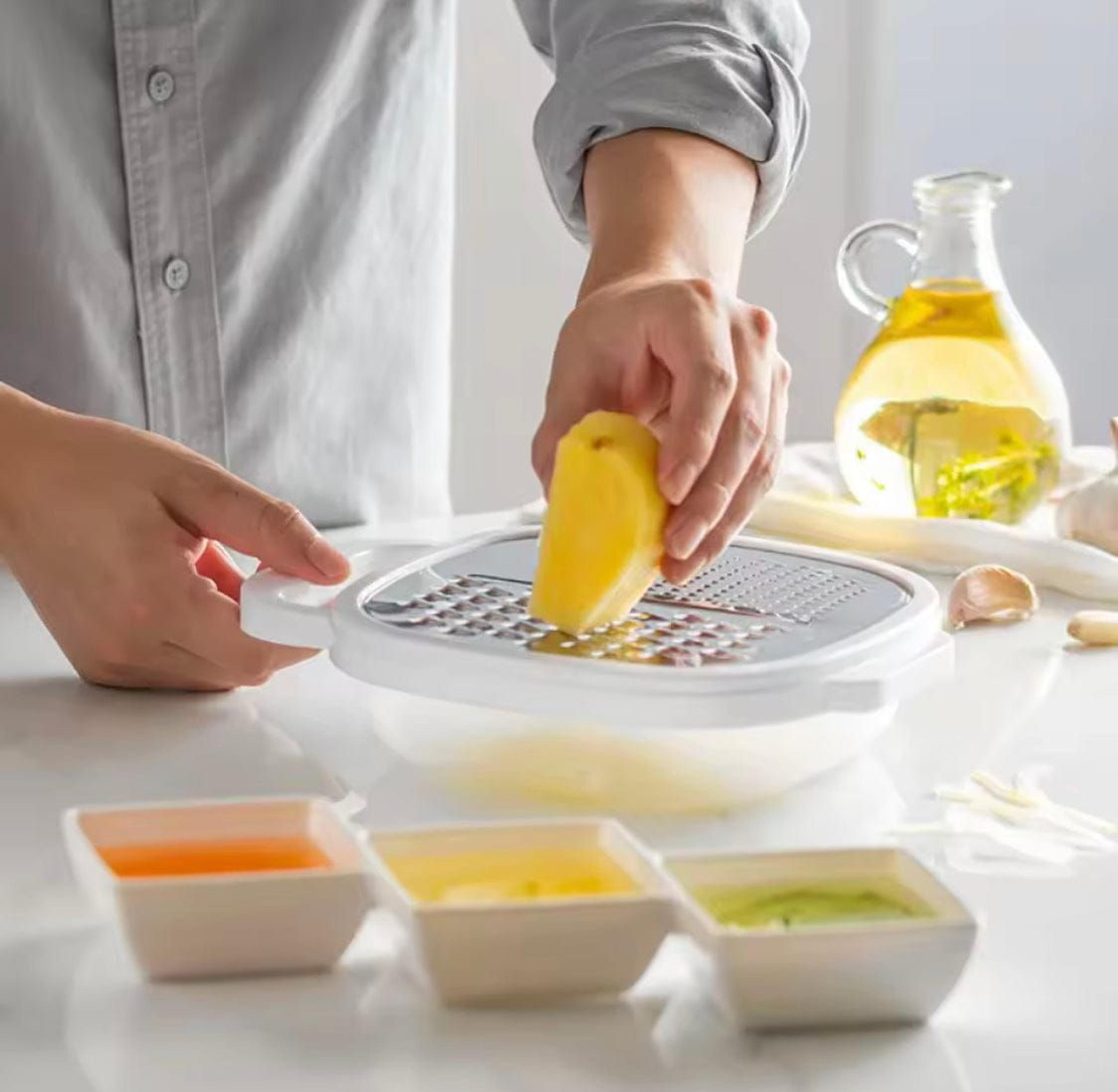 4-in-1 Grater with Storage - Thumbnail 2