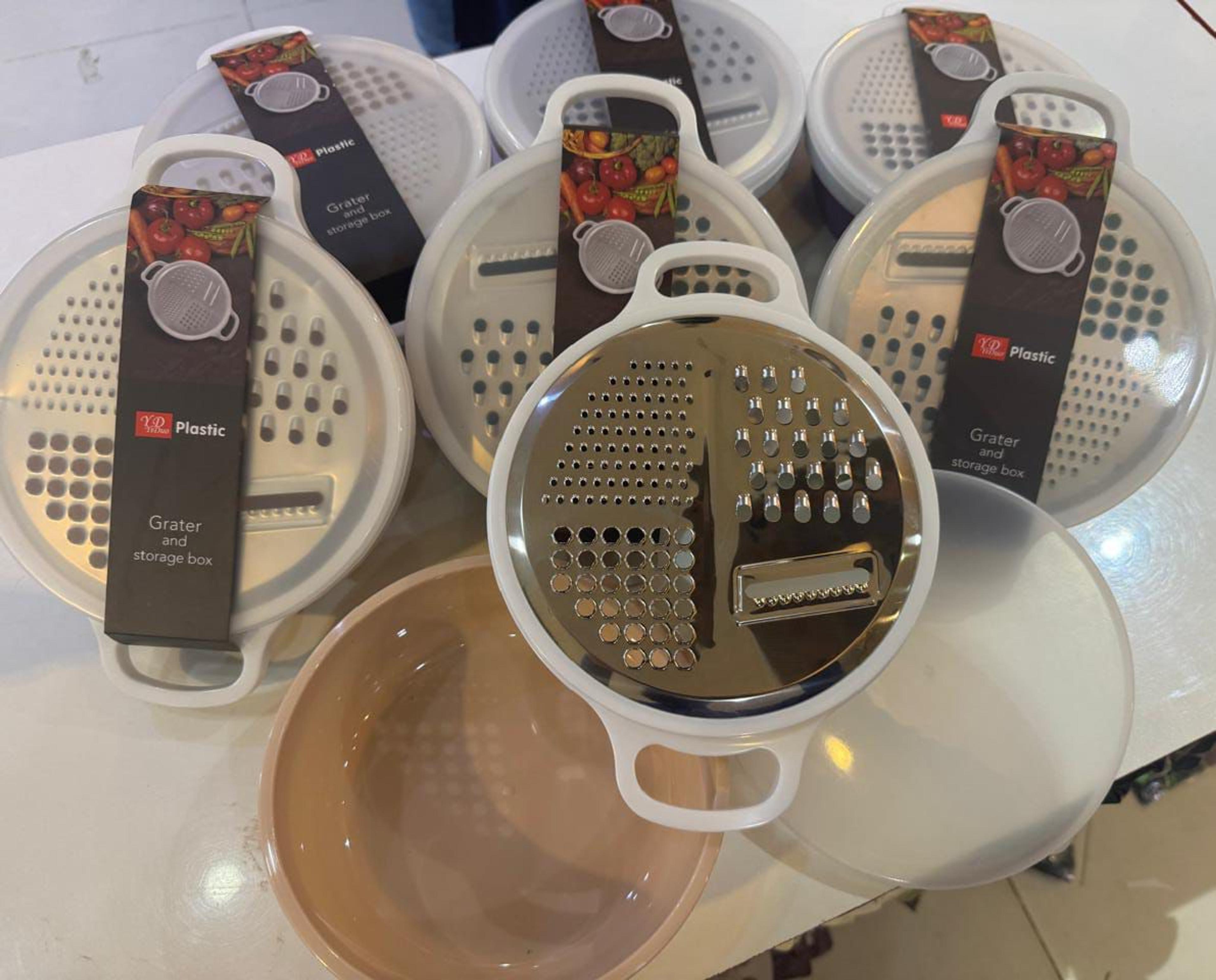4-in-1 Grater with Storage - Thumbnail 4