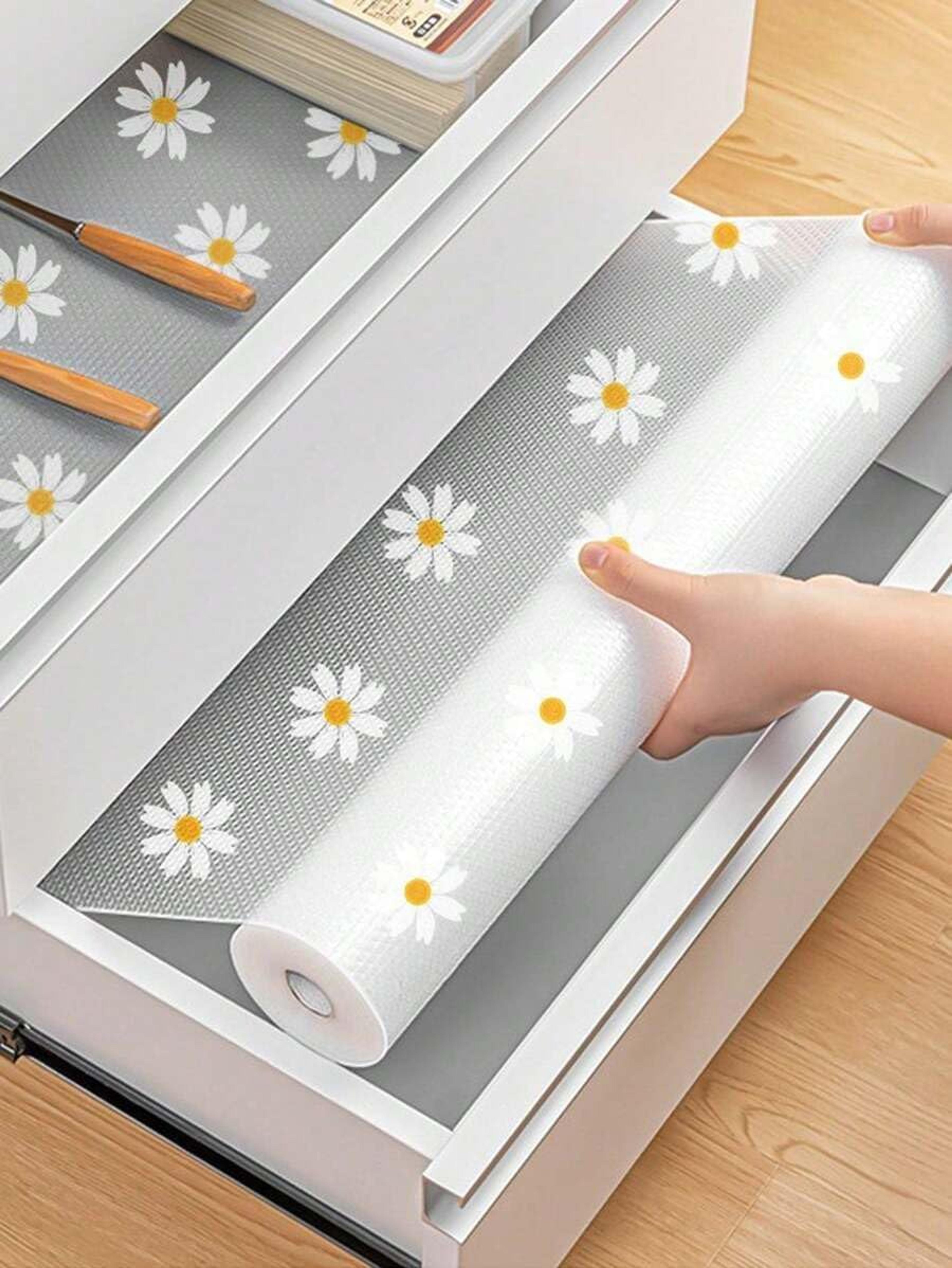 Daisy Print Drawer Liner Roll