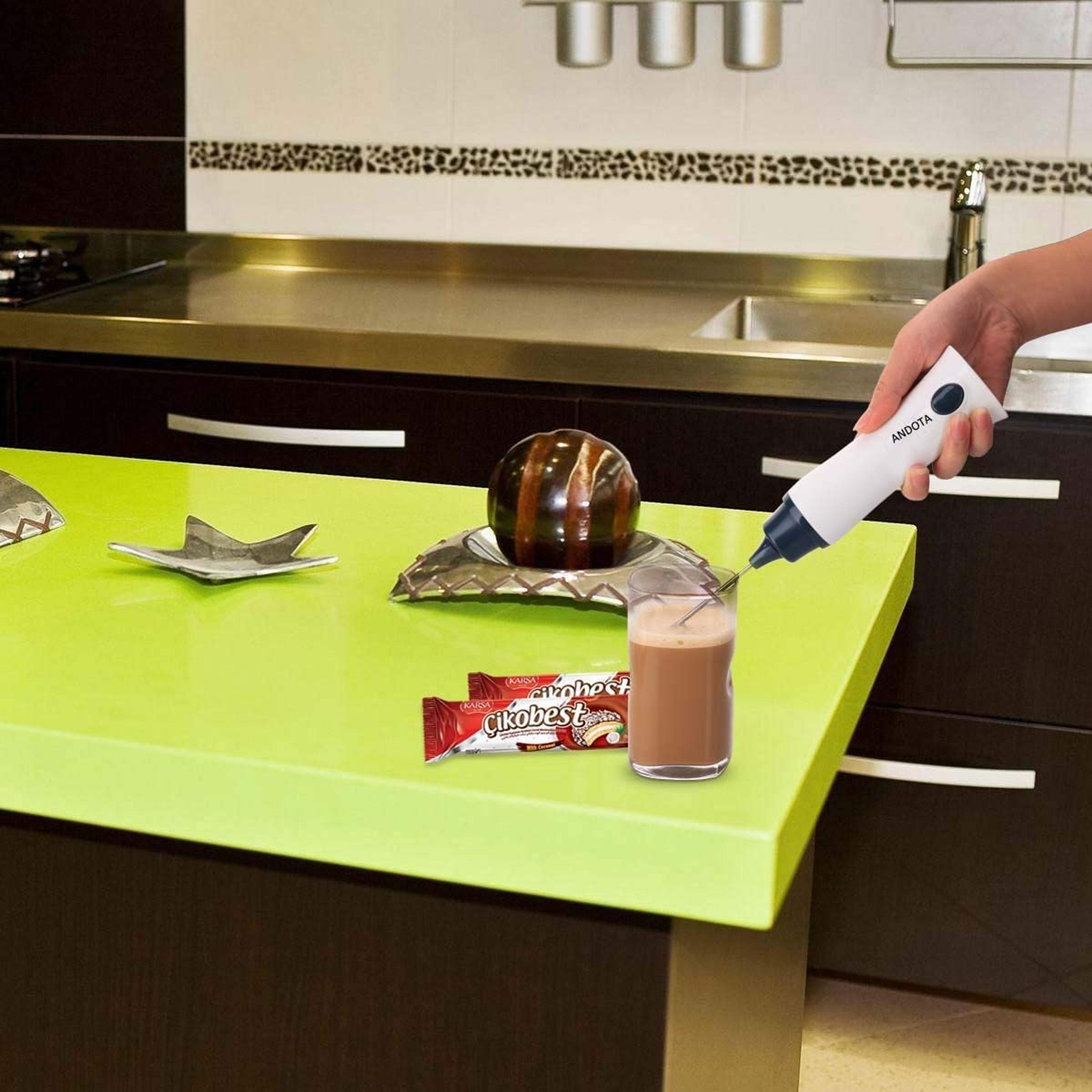 Rechargeable Handheld Milk Frother - Thumbnail 4