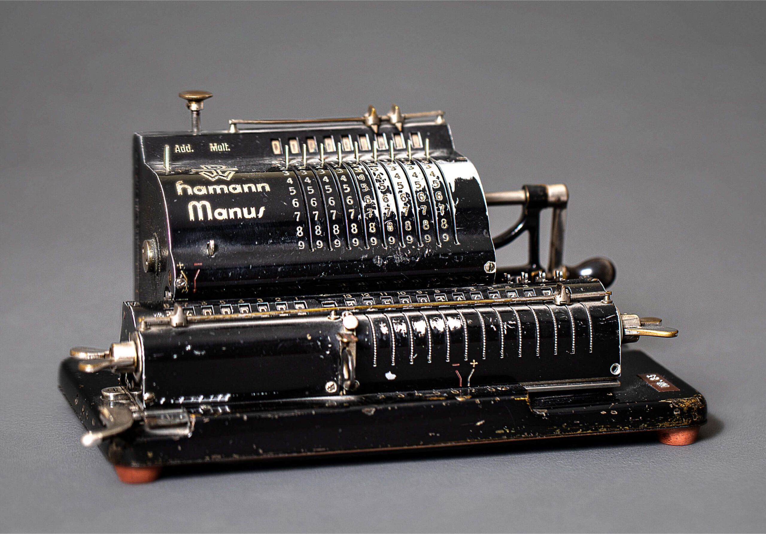 Historischer mechanischer Taschenrechner
