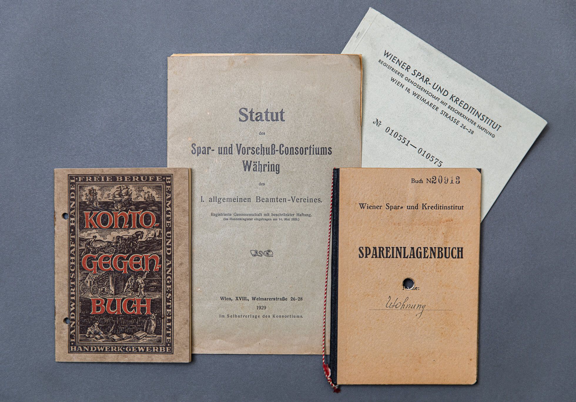 Sammlung historischer Dokumente und Ausweise