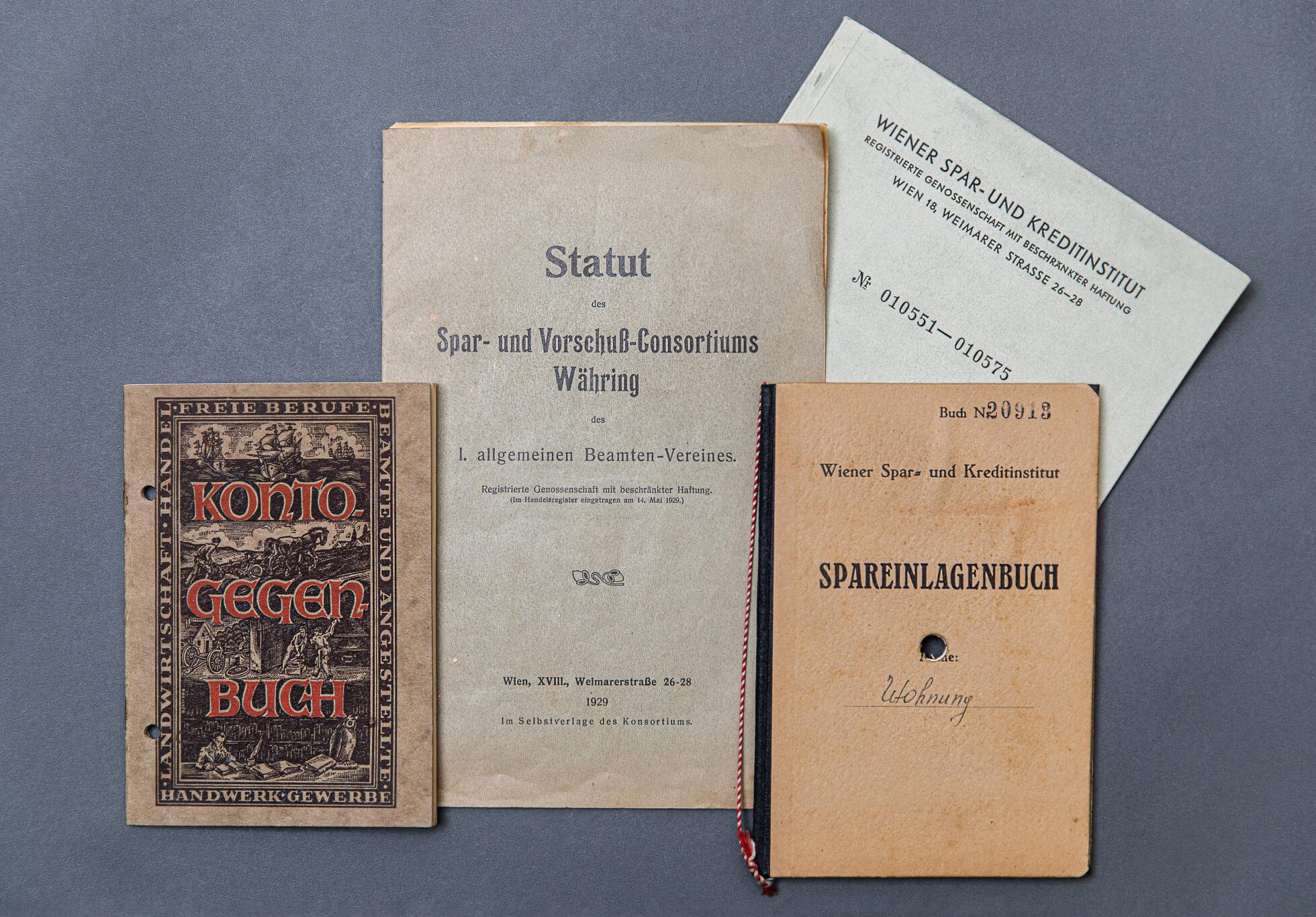 Sammlung historischer Dokumente und Ausweise