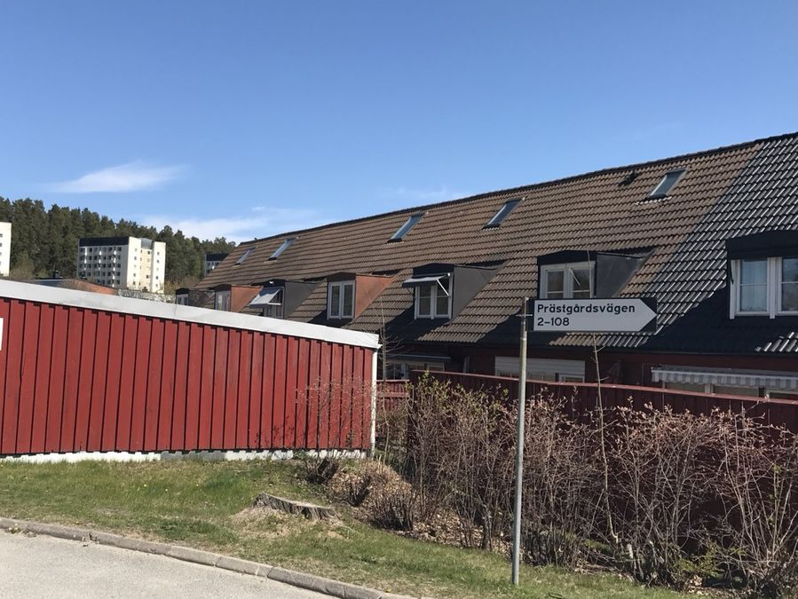 Prästgårdsvägen, Tumba, bild 2