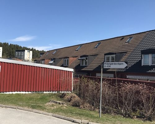 Prästgårdsvägen, Tumba, bild 2