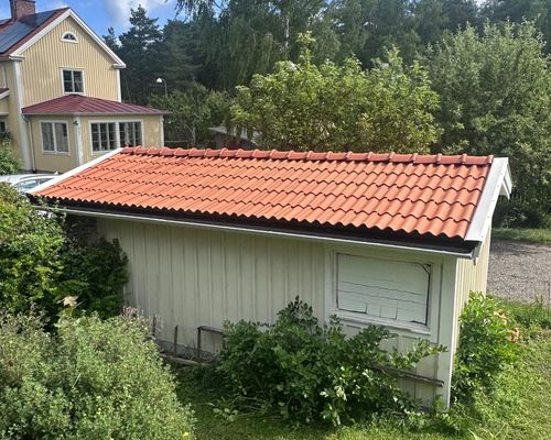 Nytt tegeltak på garage, baksidesvy