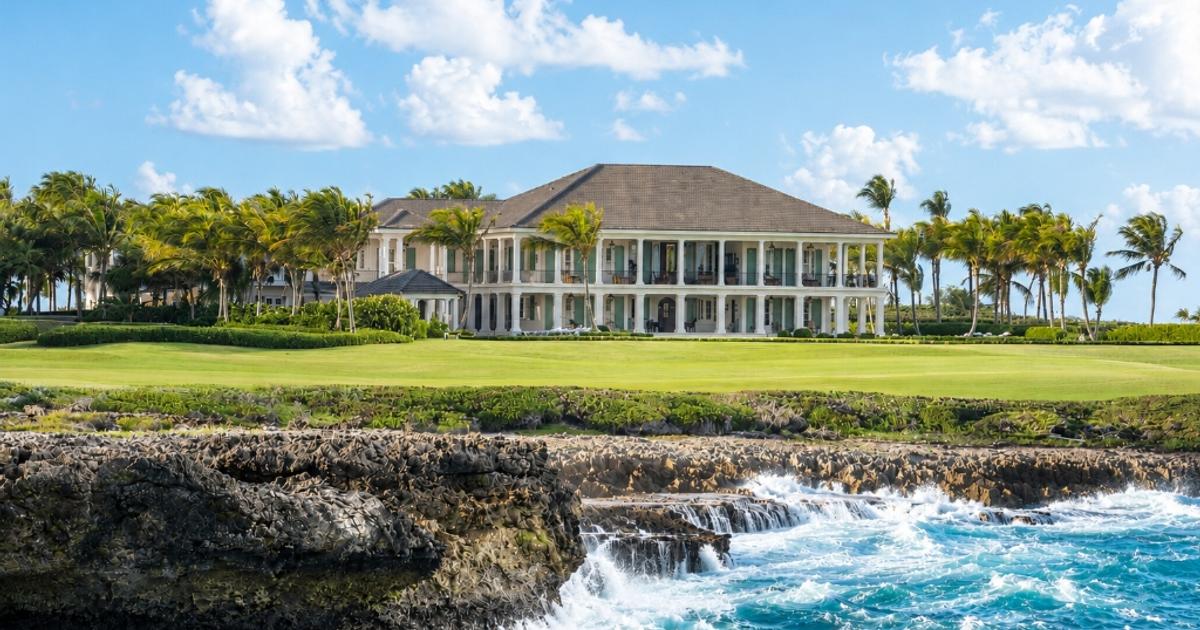 Oceanfront Mansion in Corales: Ultra-Luxury Property in Punta Cana