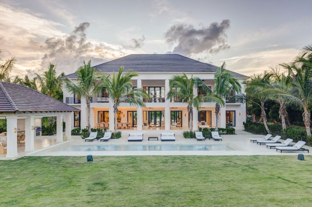 Spectacular Contemporary-Tropical Design Villa with Golf Views in Corales – Puntacana Resort & Club