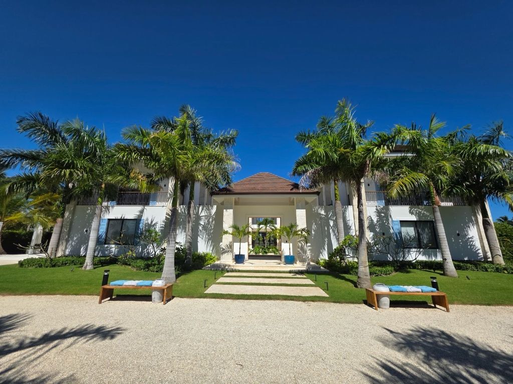 Contemporary Villa with Lake Views in Corales, Punta Cana