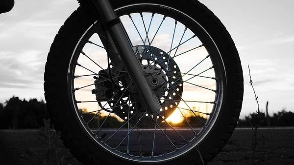 Lốp xe máy bị phồng: dấu hiệu cảnh báo nguy hiểm