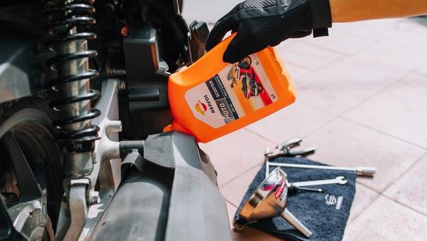 Bật mí các loại nhớt Repsol cho xe máy ưa chuộng nhất