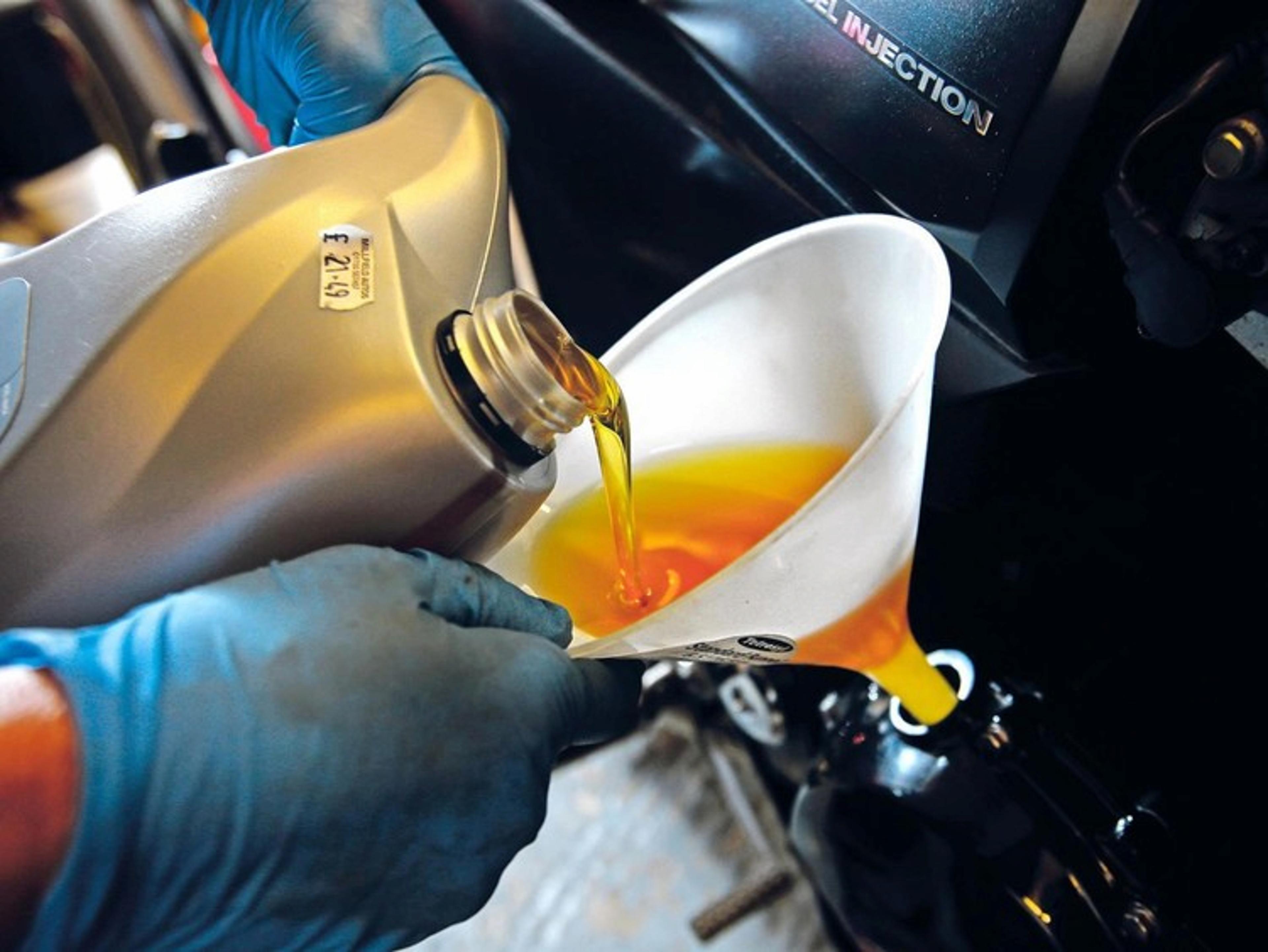 Không dùng dầu nhớt chính hãng REPSOL và cái kết