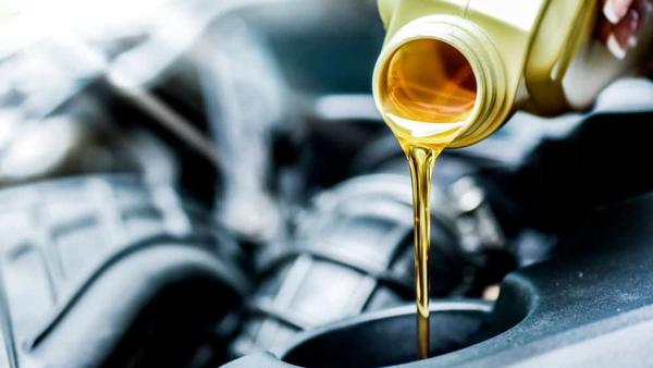 Có nên sử dụng dầu nhớt khoáng cho xe máy hay không?