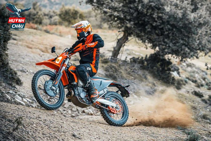 Đâu là lựa chọn nhớt chuẩn chỉnh cho xe cào cào Dirt bike